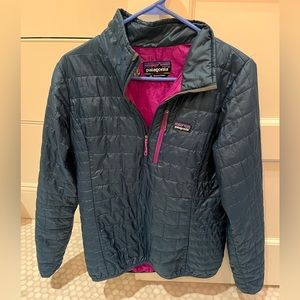 Medium women’s Patagonia teal blue nano-puff 1/4 zip